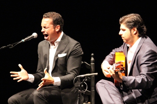 Jesús Méndez con Manuel Valencia a la guitarra